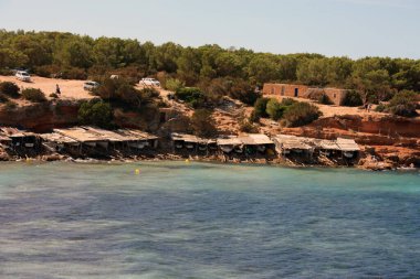 Yaz turizm merkezi mükemmel Balear adaları ve ibiza 'daki turkuaz denizleri