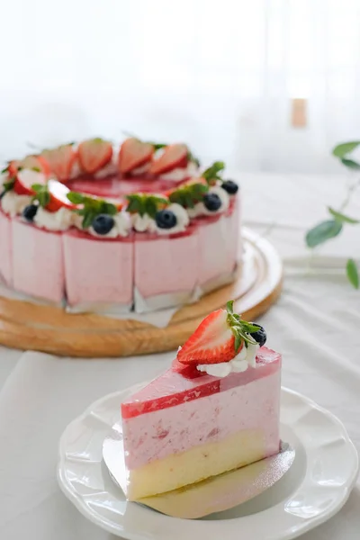 Strawberry Mousse Cake Fresh Strawberry White Dish Homemade Bakery Concept — Stockfoto