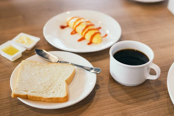 Fresh Breakfast Table Hotel Coffee Bread Omelet — Stock Photo, Image