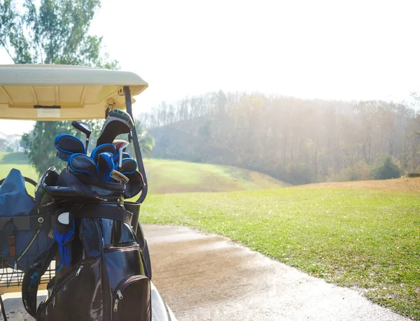 Golfauto Auf Dem Golfplatz — Stockfoto