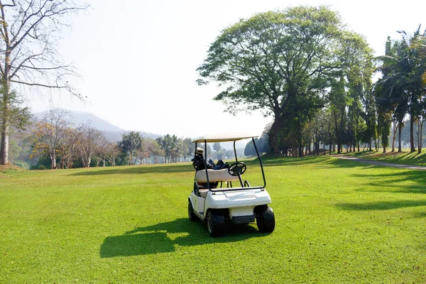 Golf Auto Golfovém Hřišti — Stock fotografie