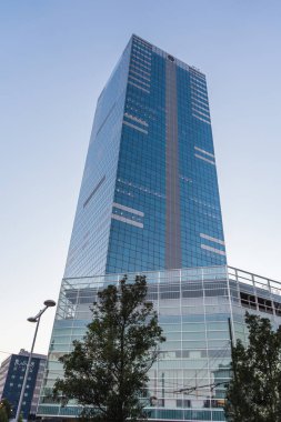 Güney Kulesi Belçika 'nın en yüksek binasıdır. Günbatımında Midi Turu, Brüksel, Belçika