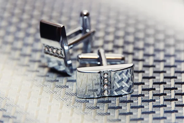 Çift adam kravat üzerinde Gümüş Kol düğmesi