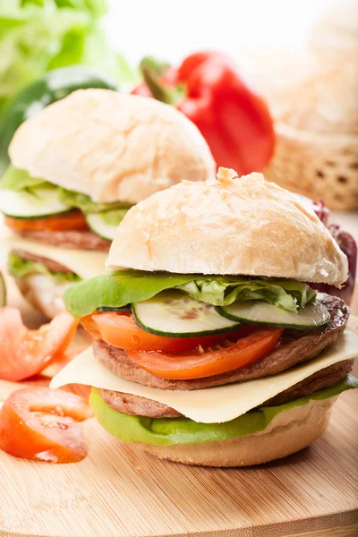 Sandwiches en plato — Foto de Stock