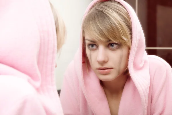 Removing the makeup — Stock Photo, Image