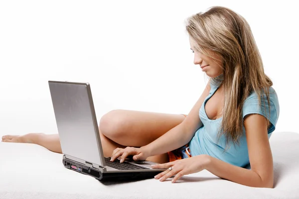 Girl working with laptop — Stock Photo, Image