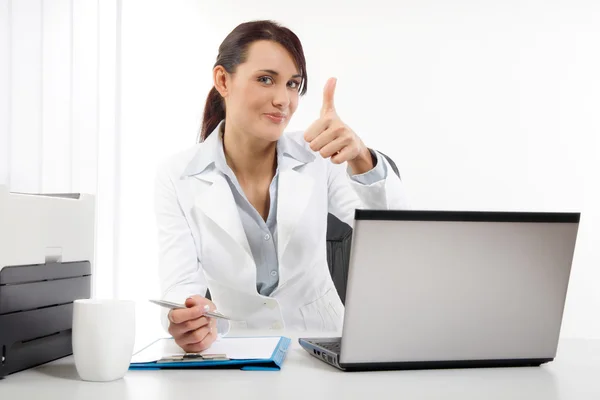 Businesswoman showing thumb — Stock Photo, Image