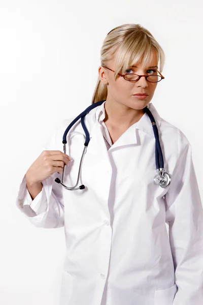 Młoda blond kobieta lekarz — Zdjęcie stockowe