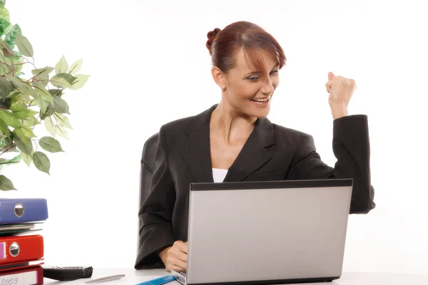 Mujer joven haciendo gestos — Foto de Stock