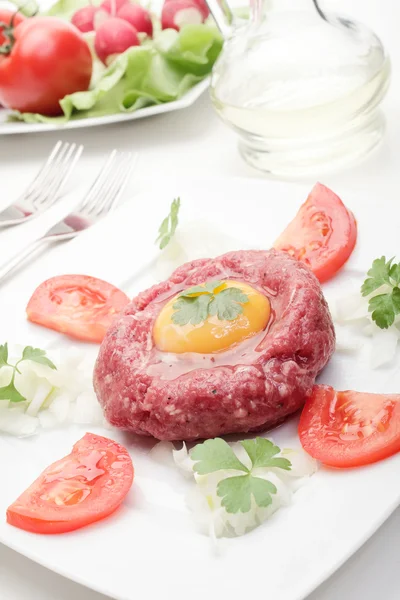 Steak Tartare. Enfoque selectivo — Foto de Stock