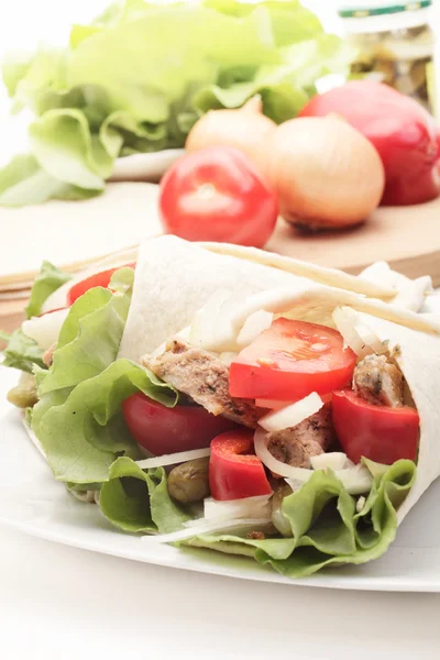 Carne y verduras en el plato — Foto de Stock