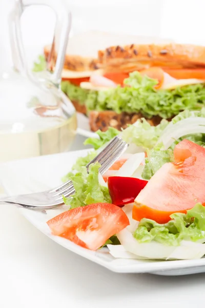 Salade en sandwiches. selectieve aandacht — Stockfoto