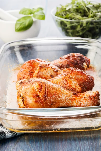 Marinated chicken drumsticks — Stock Photo, Image