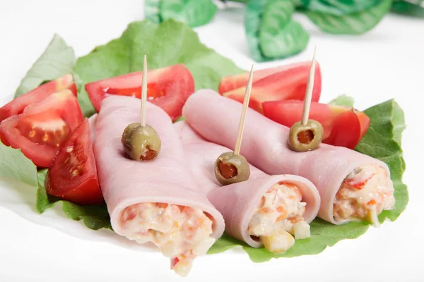 Sliced ham with vegetable salad — Stock Photo, Image