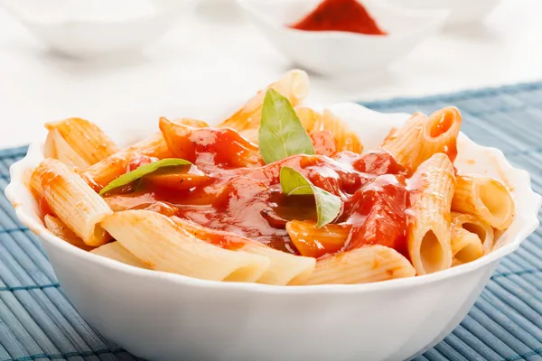 Pasta met tomatensaus — Stockfoto