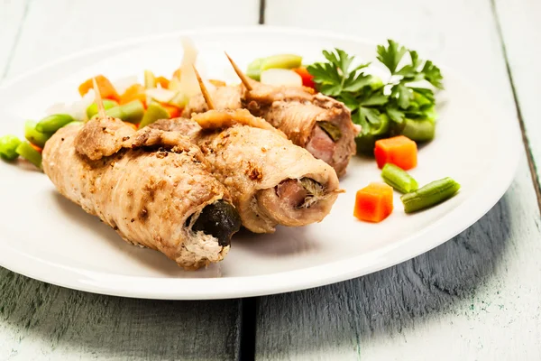 Rollos de carne y verduras —  Fotos de Stock