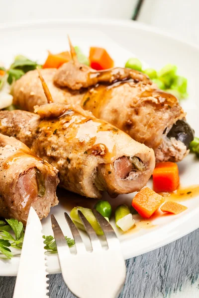 Beef rolls and vegetables — Stock Photo, Image
