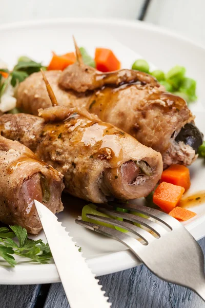 Beef rolls and vegetables — Stock Photo, Image