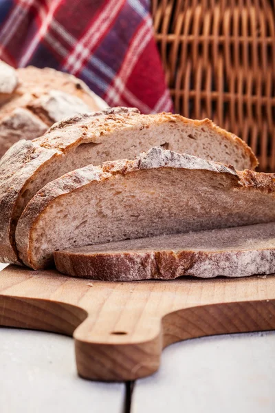 Pão de centeio fatiado — Fotografia de Stock