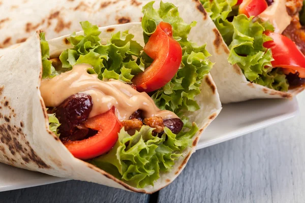 Tortilla with meat and beans — Stock Photo, Image