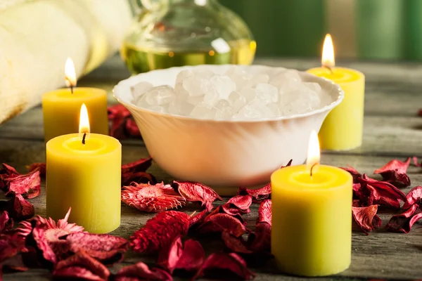 SPA still life: candela per aromaterapia e altro — Foto Stock