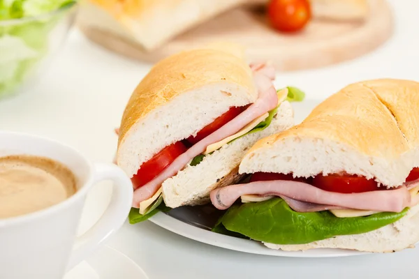 Panini sandwich met ham, kaas en tomaat — Stockfoto