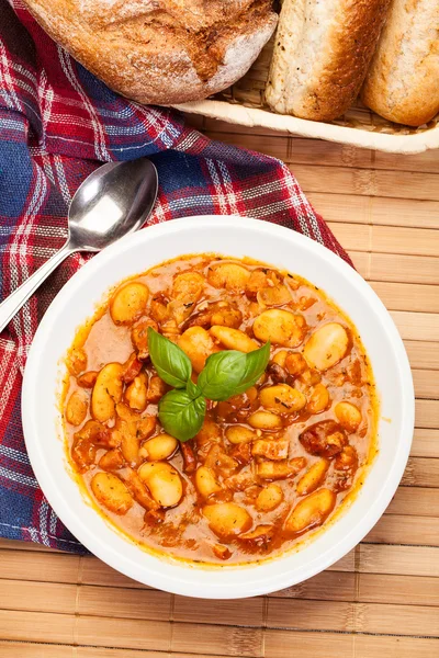 Frijoles con salsa de tomate, tocino y salchicha —  Fotos de Stock