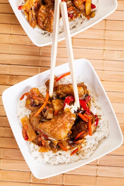 Sladkokyselé kuře s rýží — Stock fotografie