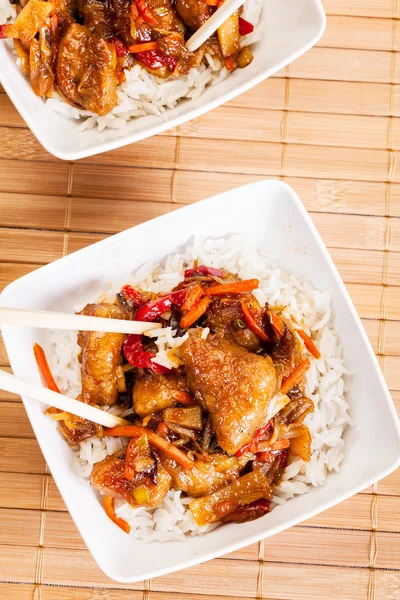 Sweet and sour chicken with rice — Stock Photo, Image