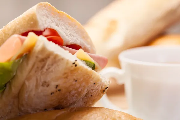 Panini szendvics sonka, sajt, paradicsom — Stock Fotó