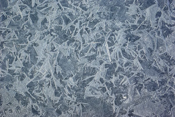 겨울 호수에 그림을 가진 얼음 — 스톡 사진