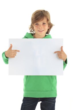 boş bir işareti ile küçük çocuk
