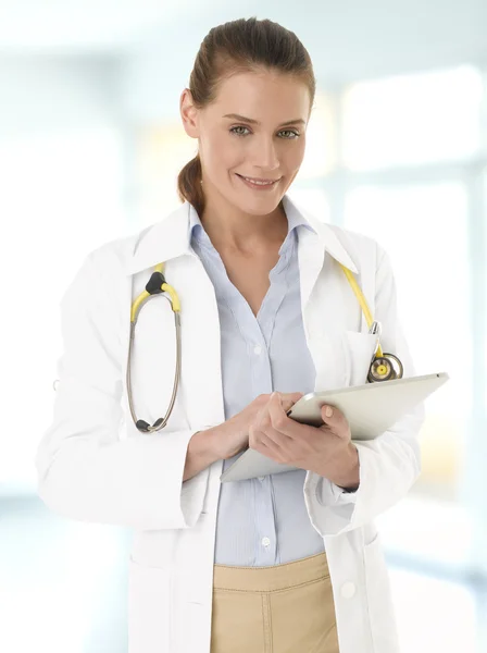 Médico femenino en el hospital . — Foto de Stock