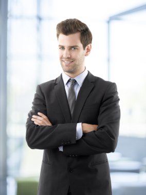 profesyonel gülümseyen işadamı portresi