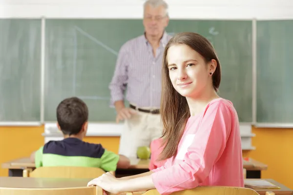 Student portret in de klas — Stockfoto