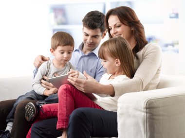 Mutlu genç aile