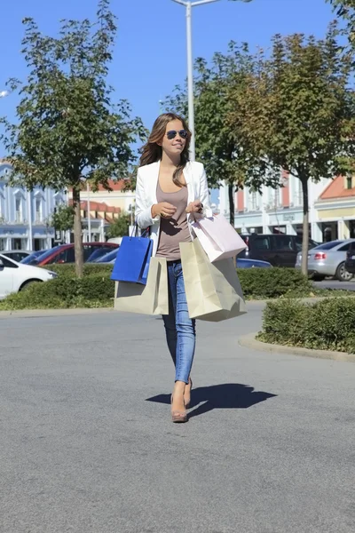 Fille shopping — Photo