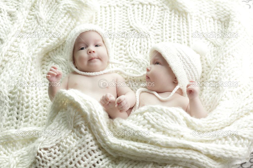 Newborn twins babies