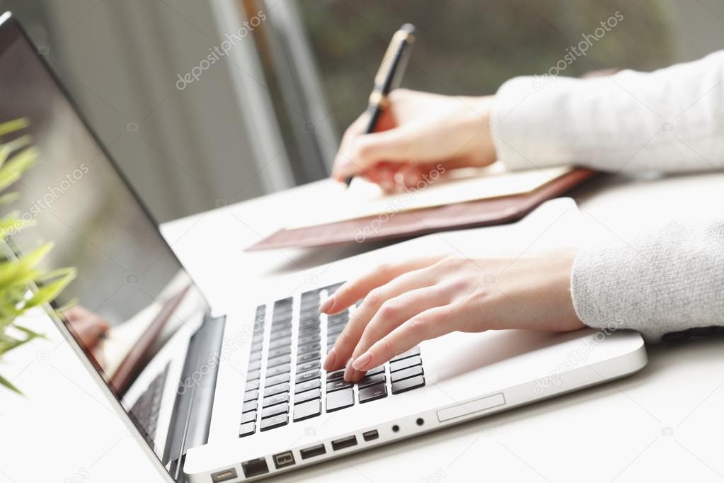 Close-up of businesswoman's hand