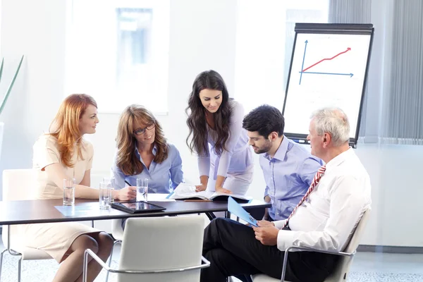 Empresários discutindo na reunião — Fotografia de Stock