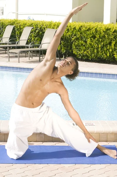 Man doing yoga — Stock Photo, Image