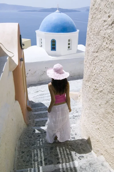 Kvinne i Santorini – stockfoto