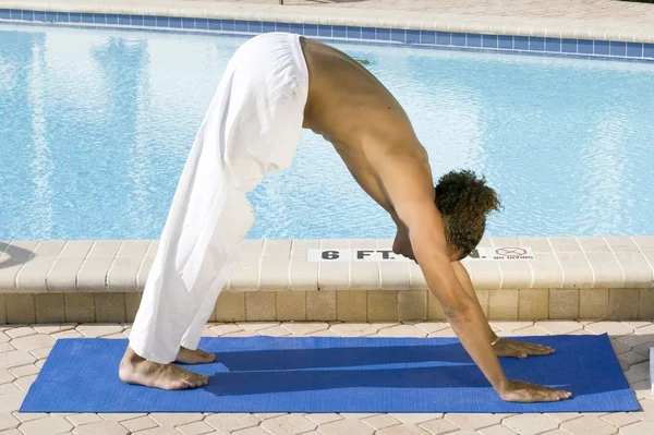 Man doing yoga — Stock Photo, Image