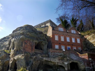 Nottingham Kalesi ve kumtaşı mağaralar