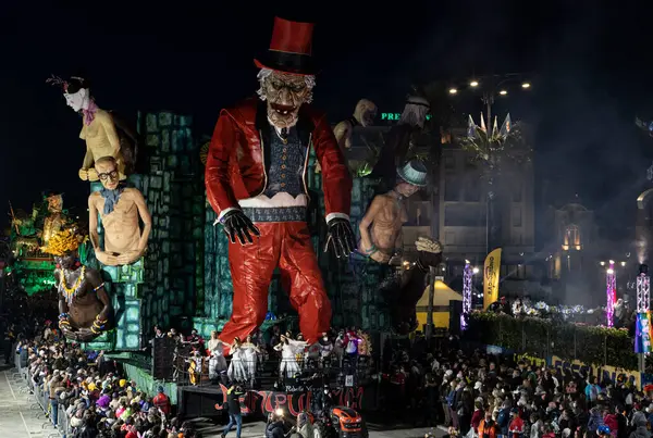 Carnaval Viareggio Noite Segundo Curso Mascarado Realizado Noite Carros Alegóricos — Fotografia de Stock