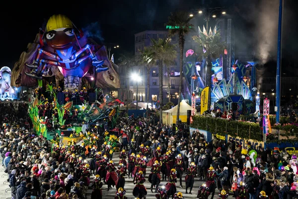 Carnaval Viareggio Nuit Deuxième Parcours Masqué Tient Nuit Les Flotteurs — Photo