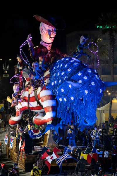 Carnaval Viareggio Noche Segundo Curso Enmascarado Lleva Cabo Por Noche —  Fotos de Stock