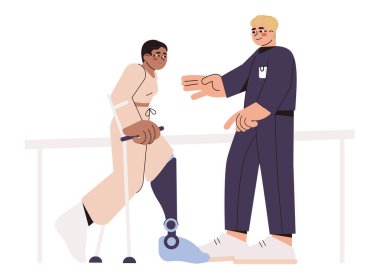 Düz fizyoterapi doktoru hastanın protez üzerinde yürümesine yardım ediyor. Ampütasyon sonrası koltuk değneği olan adam. Protez bacaklı bir adam hareket kabiliyeti için egzersiz yapar. Fiziksel rehabilitasyon merkezi kavramı