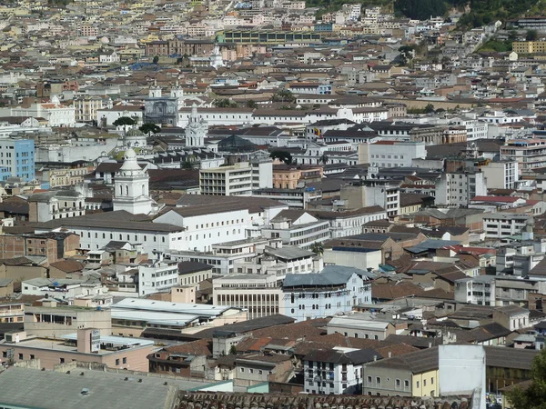 Panoramiczny widok z quito, Ekwador — Zdjęcie stockowe