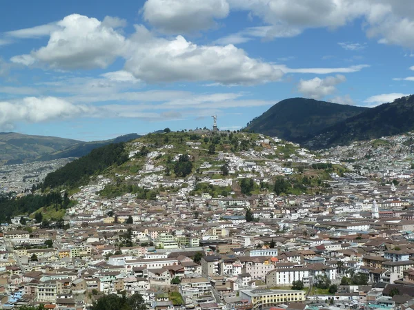 Panoramiczny widok z quito, Ekwador — Zdjęcie stockowe